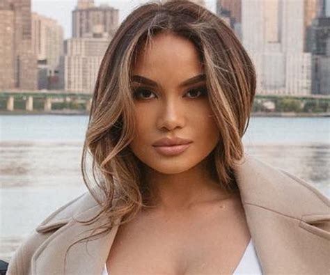 daphne joy model